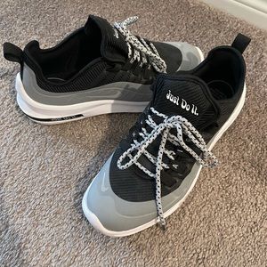 Nike Air Max - Size Women’s 7.5
